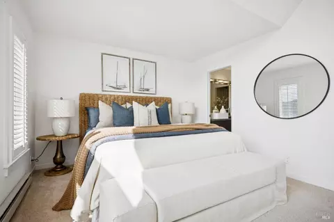 Bedroom - 167 Headlands Ct, Sausalito, CA 94965 photo 4 of 6