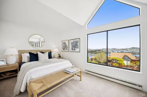 Bedroom - 167 Headlands Ct, Sausalito, CA 94965 photo 5 of 6