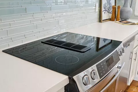 Kitchen - 167 Headlands Ct, Sausalito, CA 94965 photo 4 of 5