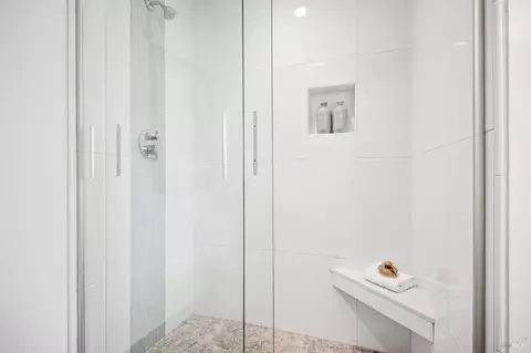 Bath - 167 Headlands Ct, Sausalito, CA 94965 photo 6 of 9