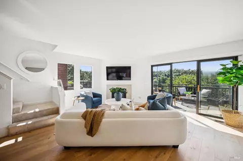 Living - 167 Headlands Ct, Sausalito, CA 94965 photo 1 of 6