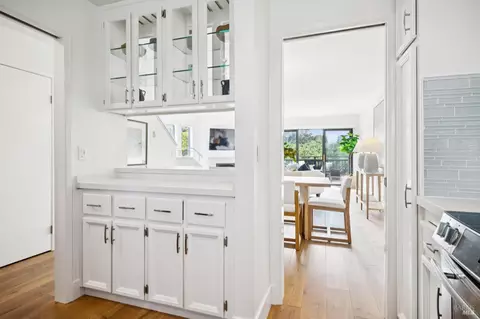 Entry Way - 167 Headlands Ct, Sausalito, CA 94965 photo 2 of 3