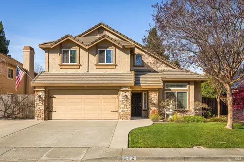 912 Cedar Brook Ln, Vacaville, CA 95687