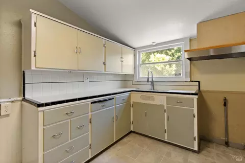 Kitchen - 1322 Sutter St, Vallejo, CA 94590 photo 3 of 3