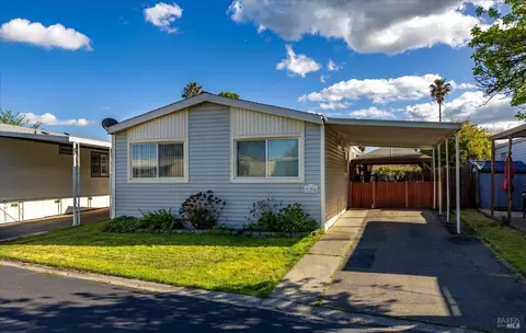 124 Del Paso Dr, Vacaville, CA 95687