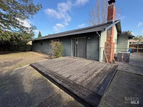Exterior - 1238 Center Ave, Martinez, CA 94553 photo 4 of 8