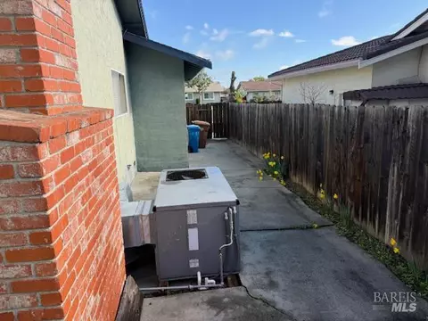 Exterior - 1238 Center Ave, Martinez, CA 94553 photo 5 of 8