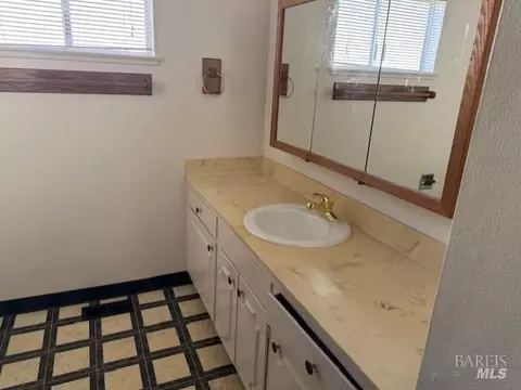 Bath - 1238 Center Ave, Martinez, CA 94553 photo 3 of 3
