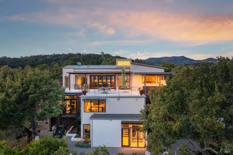 17355 Norrbom Rd, Sonoma, CA 95476