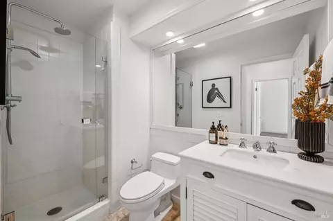 Bath - 115 Eucalyptus Knoll St, Mill Valley, CA 94941 photo 6 of 6