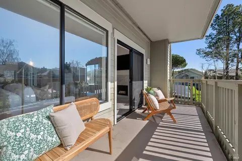 Exterior - 115 Eucalyptus Knoll St, Mill Valley, CA 94941 photo 2 of 8