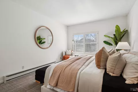 Bedroom - 115 Eucalyptus Knoll St, Mill Valley, CA 94941 photo 2 of 2