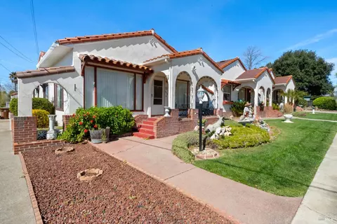 Exterior - 803-811 E 5th St, Benicia, CA 94510 photo 6 of 14