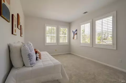 Bedroom - 2580 Marshfield Rd, Vallejo, CA 94591 photo 2 of 3