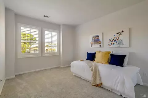 Bedroom - 2580 Marshfield Rd, Vallejo, CA 94591 photo 3 of 3