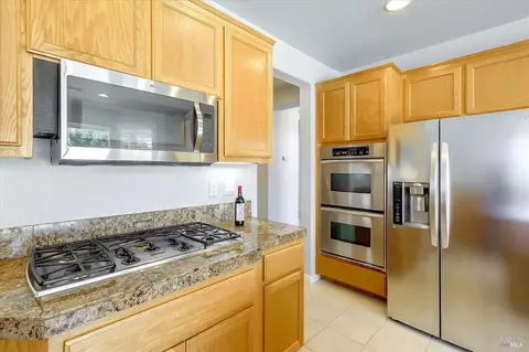 Kitchen - 2580 Marshfield Rd, Vallejo, CA 94591 photo 2 of 3