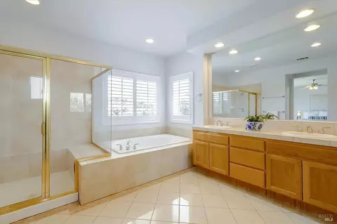 Bath - 2580 Marshfield Rd, Vallejo, CA 94591 photo 7 of 7