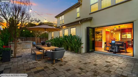 92 Oak Grove Dr, Novato, CA 94949