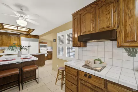 Kitchen - 689 W C St, Dixon, CA 95620 photo 3 of 9