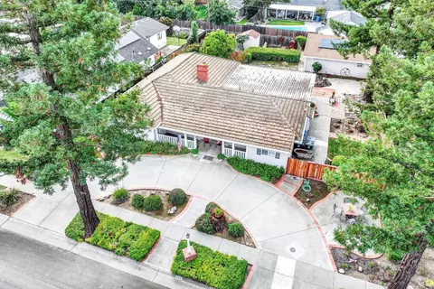 View/Area - 689 W C St, Dixon, CA 95620 photo 3 of 10