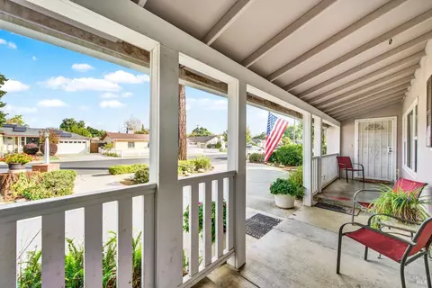 Exterior - 689 W C St, Dixon, CA 95620 photo 11 of 26