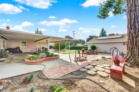 Exterior - 689 W C St, Dixon, CA 95620 photo 13 of 26