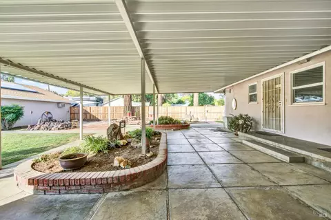 Exterior - 689 W C St, Dixon, CA 95620 photo 21 of 26