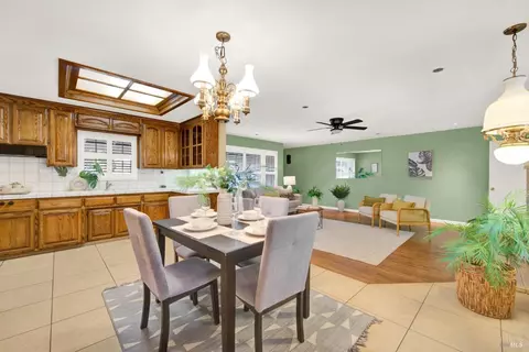 Dining - 689 W C St, Dixon, CA 95620 photo 4 of 5
