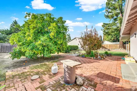 Exterior - 689 W C St, Dixon, CA 95620 photo 18 of 26