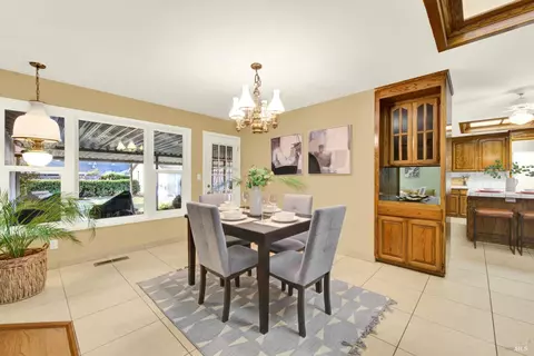 Dining - 689 W C St, Dixon, CA 95620 photo 2 of 5