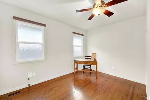Bedroom - 689 W C St, Dixon, CA 95620 photo 6 of 9