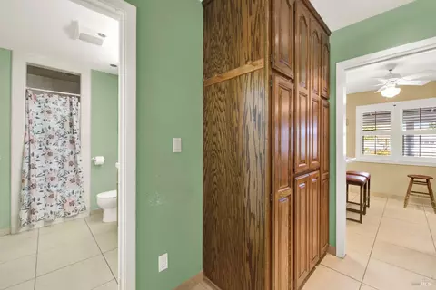 Entry Way - 689 W C St, Dixon, CA 95620 photo 2 of 2