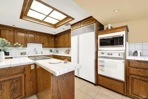 Kitchen - 689 W C St, Dixon, CA 95620 photo 9 of 9