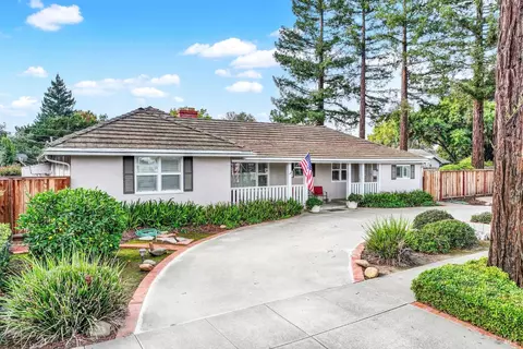 Exterior - 689 W C St, Dixon, CA 95620 photo 2 of 26