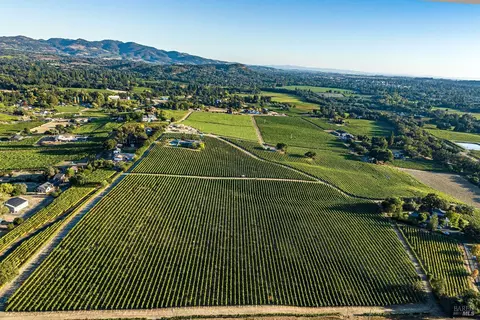 1095 Hardman Ave, Napa, CA 94558