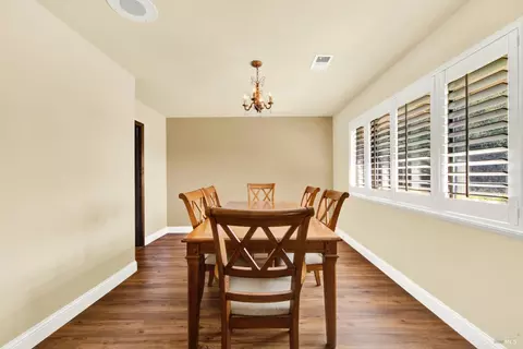 Dining - 2125 Mecca Ct, Fairfield, CA 94534 photo 2 of 6