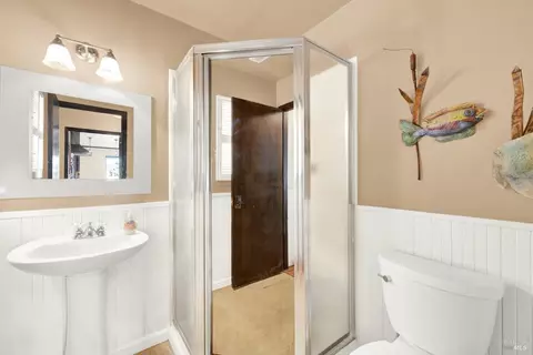 Bath - 2125 Mecca Ct, Fairfield, CA 94534 photo 1 of 5