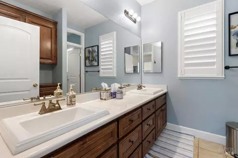 Bath - 9102 Cambridge Cir, Vallejo, CA 94591 photo 3 of 5