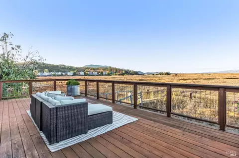 616 Santana Rd, Novato, CA 94945