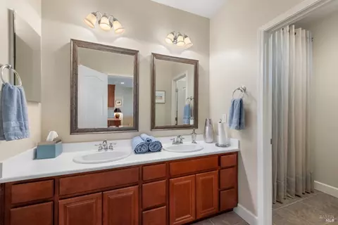 Bath - 3183 Olympic Rd, Fairfield, CA 94534 photo 5 of 5
