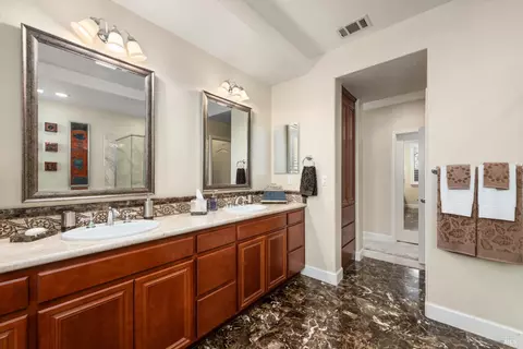 Bath - 3183 Olympic Rd, Fairfield, CA 94534 photo 3 of 5