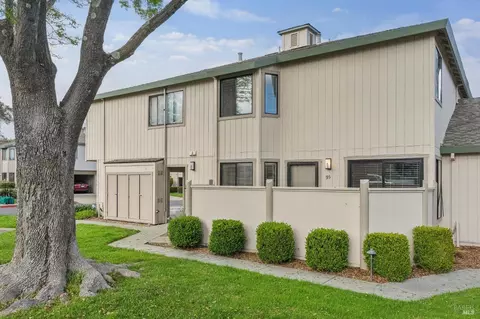 95 Dockside Cir, San Rafael, CA 94903