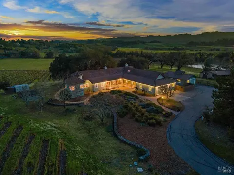 910-920 Lytton Springs Rd, Healdsburg, CA 95448