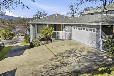 19246 N Shore Ct, Hidden Valley Lake, CA 95467