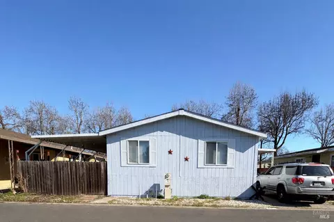 98 Leisure Park Cir, Santa Rosa, CA 95401
