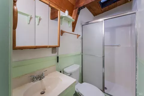 Bath - 1500 Perch Way, Willits, CA 95490 photo 2 of 2