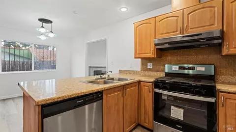 Kitchen - 818 Falcon Dr, Vallejo, CA 94589 photo 3 of 3