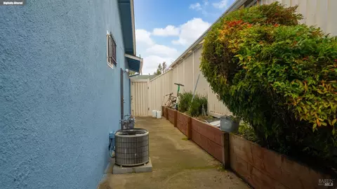 Exterior - 818 Falcon Dr, Vallejo, CA 94589 photo 5 of 9