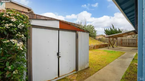 Exterior - 818 Falcon Dr, Vallejo, CA 94589 photo 6 of 9
