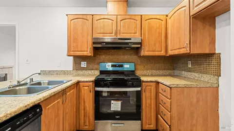 Kitchen - 818 Falcon Dr, Vallejo, CA 94589 photo 2 of 3